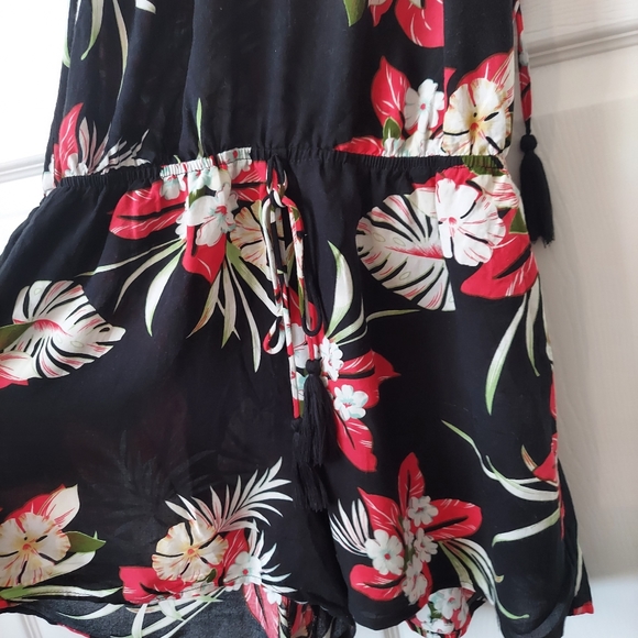 Tropical print playsuit- Women size- M - Picture 10 of 10